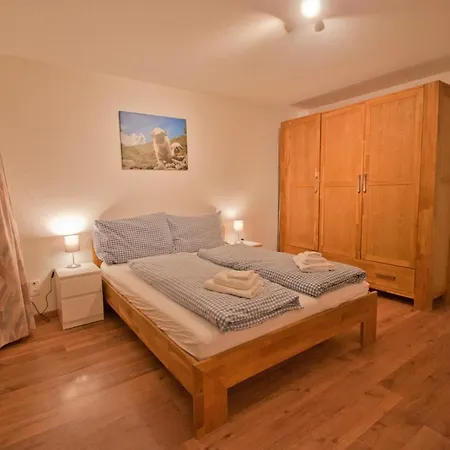 Haus Viktoria A, Stockhorn 아파트 *